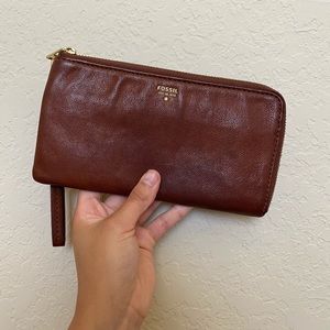 Fossil wristlet wallet